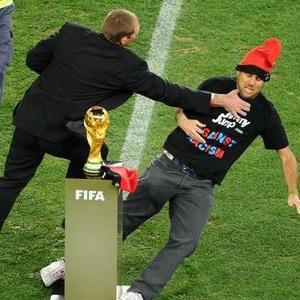 Mundialın finalında ilginc olay (FOTO)
