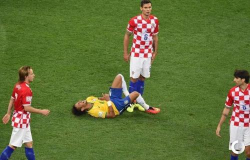Penaltiyə səbəb olan futbolçu: "Kubok Braziliyaya verilsin!"