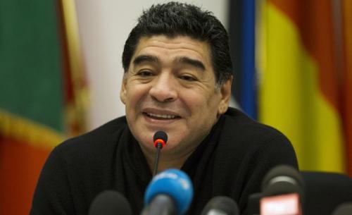 Maradona: "Argentina potensialından aşağı oynayır"
