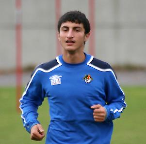 Araz Abdullayev 33 dəqiqə oynadı, komandası məğlubiyyətdən xilas oldu