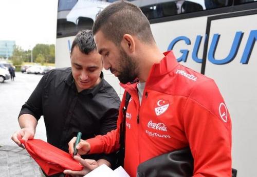 Arda Turan 14 nömrədən imtina etdi