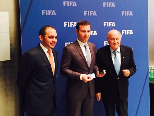 FİFA Elxan Məmmədovu mükafatlandırdı