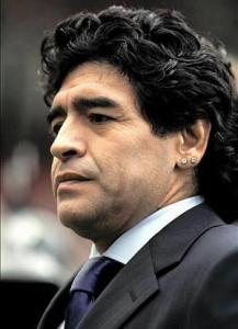 Maradona avtomobil qəzasına düşdü