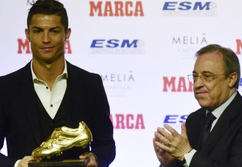 Ronaldoya "Qızıl buts" mükafatı təqdim edildi