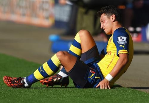 Məsut Özil yaşıl meydanlara nə zaman qayıdacaq?