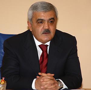 Rövnəq Abdullayev milli komanda ilə görüşdü