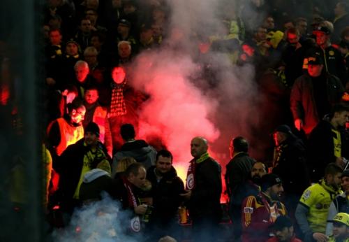 UEFA "Qalatasaray"ı cəzalandırdı