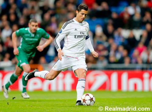 Ronaldo Raulu geridə qoydu