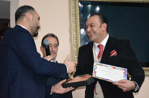Türk jurnalist İtaliyada mükafatlandırıldı