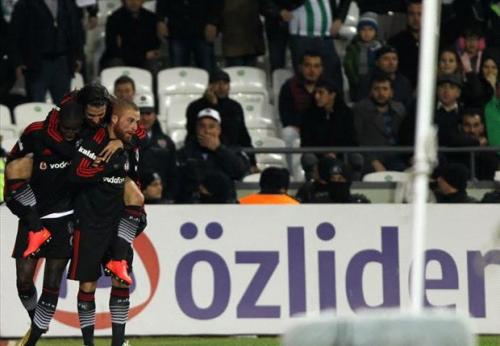 "Beşiktaş" yenidən liderliyi ələ keçirdi