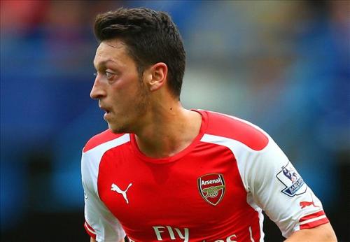 Məsut Özil qayıdır