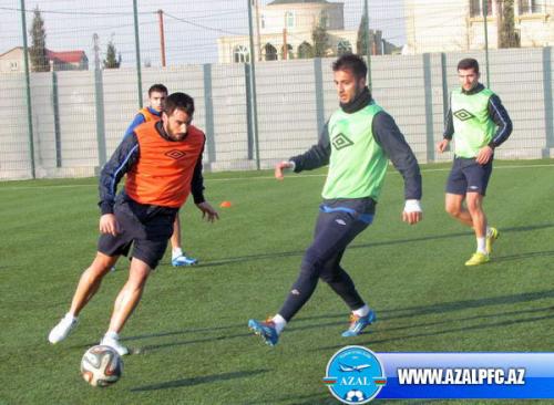 AZAL-ın 4 futbolçusu komandadan ayrı düşdü