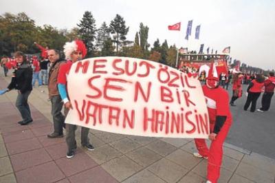 Türkiyəyə qol vurdu, “vətən xaini” adlandırıldı (FOTO)