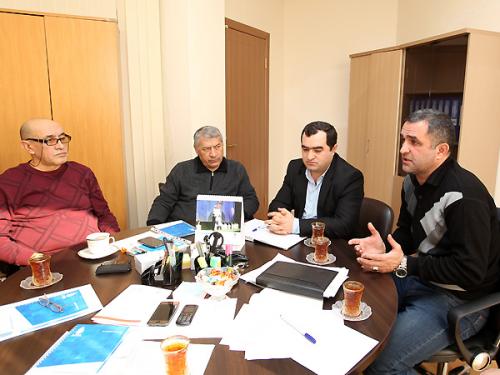 AFFA-da Tərlan Əhmədov və millimizin baş məşqçisi ilə görüş keçirildi (FOTOLAR)