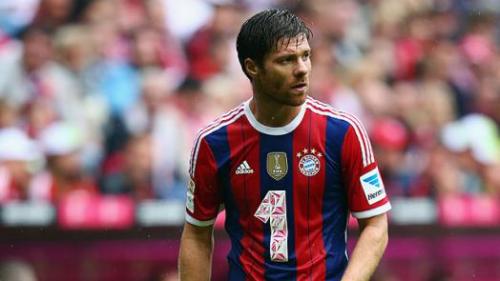 Xavi Alonso yubiley matçına çıxdı