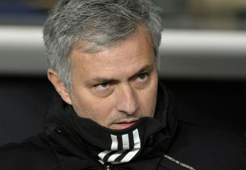 "Çelsi"dən Mourinyoya yeni müqavilə