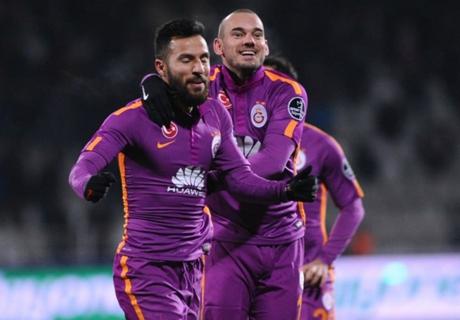 "Qalatasaray" zirvədə