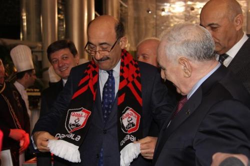 Əbülfəs Qarayev “Qəbələ”nin şarfında (FOTOLAR)
