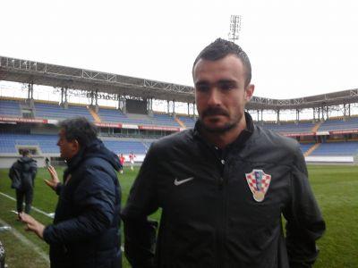  “Azərbaycan millisi cinahdan ötürülən toplarda çətinlik çəkir“