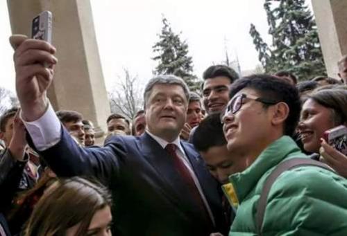 Ukrayna prezidentindən "Qarabağ" selfisi (FOTO)