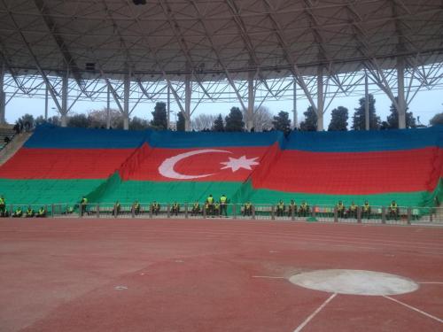 Millimizin oyununda nəhəng Azərbaycan bayrağı!