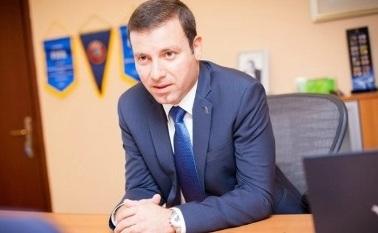 Elxan Məmmədov: "Çingiz Abdullayev dəyərli yazıçımızdır"