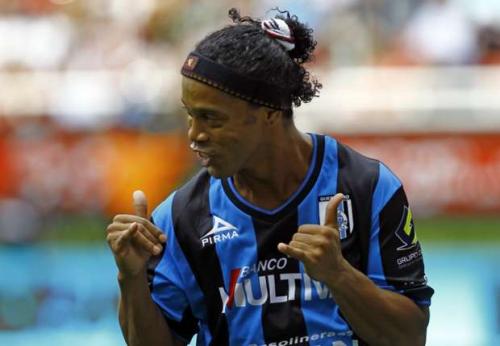 Ronaldinyo futboldan gedəcəkmi?