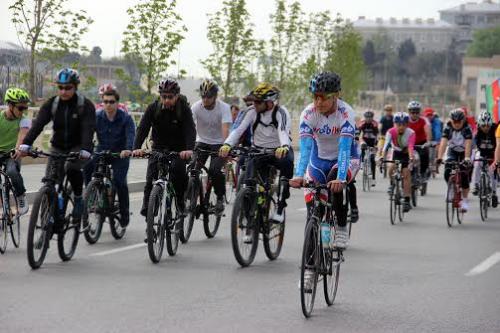 Bakıda velosiped yürüşü