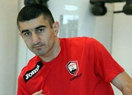“Neftçi” transferə çıxardığı futbolçuları saxlamalıdır” 
