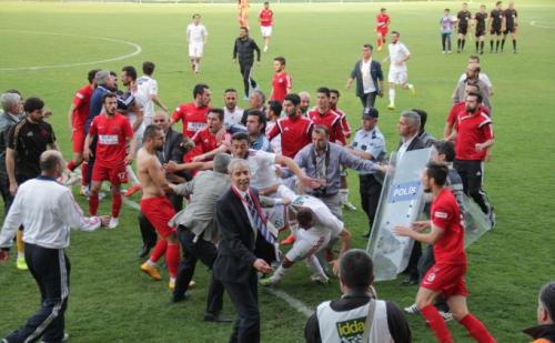 Türkiyə futbolunda növbəti qalmaqal (VİDEO)