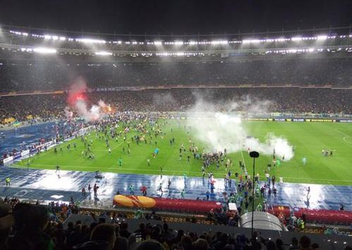UEFA "Dnepr"i cəzalandırdı
