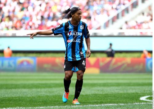 Ronaldinyo əvəzləndi, stadiondan ayrıldı