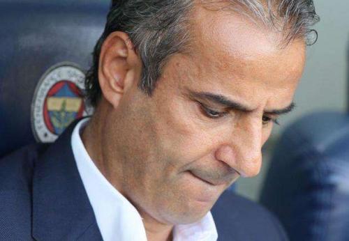 "Fənərbaxça"nın baş məşqçisi istefa verdi
