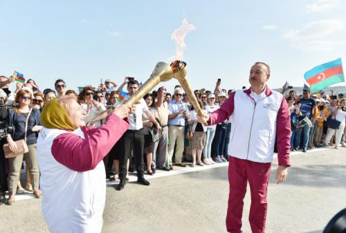 Prezident Avropa Oyunlarının məşəlini qəbul etdi (FOTOLAR)
