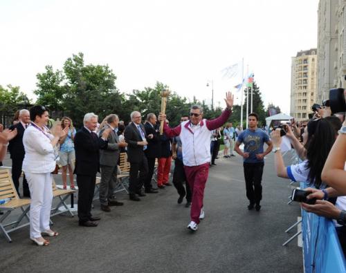 Azərbaycan və Avropa Olimpiya Komitəsinin bayraqları qaldırıldı (FOTOLAR)
