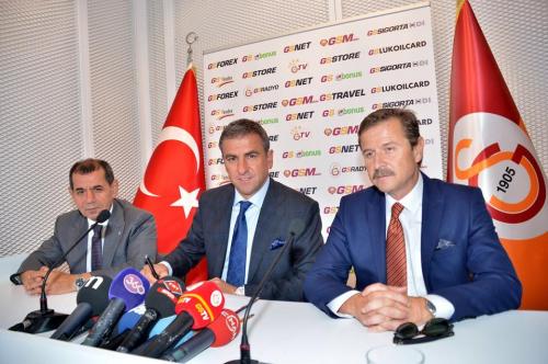 Hamza Hamzaoğlu daha üç il "Qalatasaray"da
