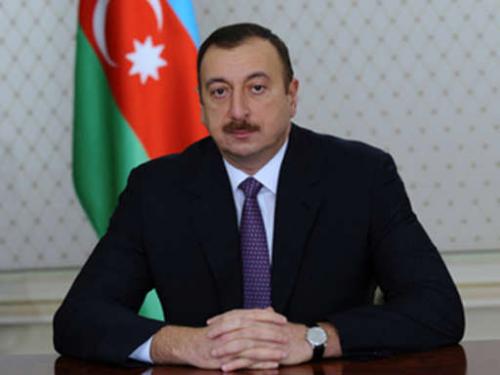 Prezident Rəsul Çunayevə qızıl medal təqdim etdi