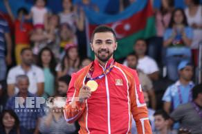 Ayxan Mamayev: "Hər kəsin qarşısında baş əyirəm"
