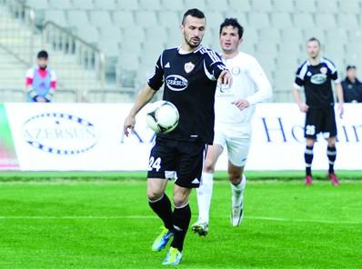 "Qarabağ"dan daha bir futbolçu getdi