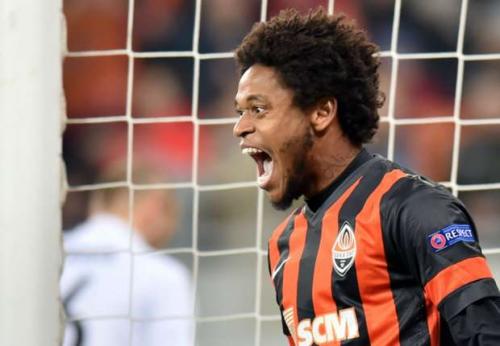 Luis Adriano rəsmən "Milan"da