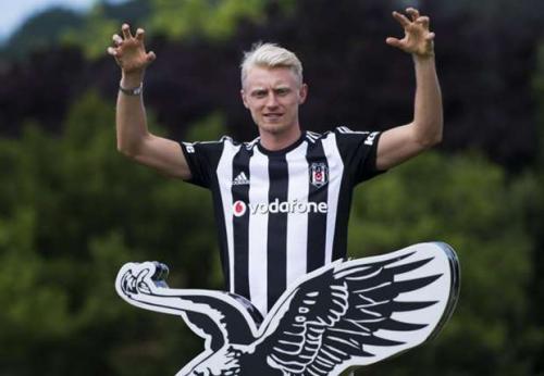 "Beşiktaş" müdafiəçi aldı