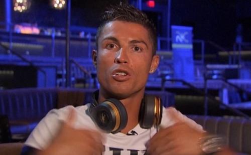 Ronaldo əsəbləşdi, studiyanı tərk etdi (VİDEO)