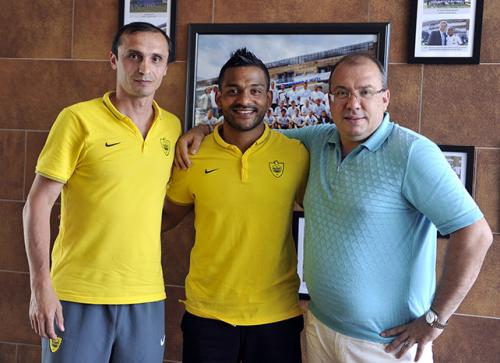 "Qəbələ"nin sabiq futbolçusu rəsmən "Anji"də