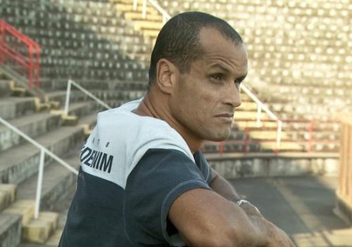 Rivaldo yenidən yaşıl meydanlarda