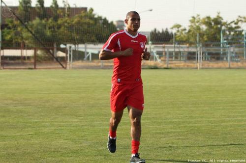 "Neftçi"dən ayrılan futbolçu "Traktor Sazi"də!