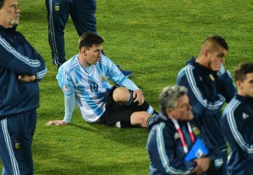 Maradonadan Messiyə sərt sözlər