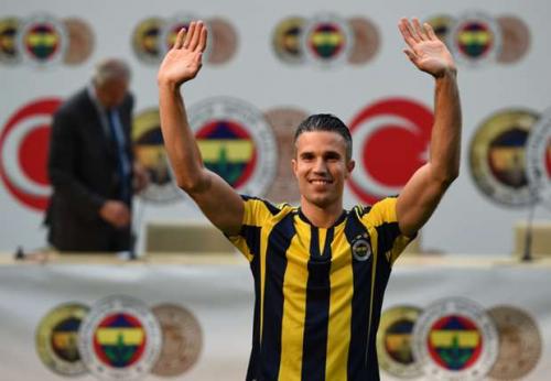 Van Persi “Fəərbaxça”da nə qədər qazanacaq?