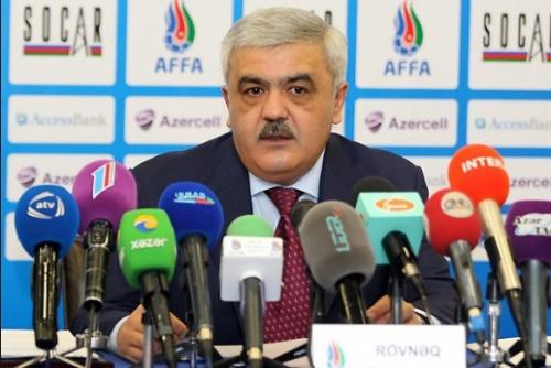 Rövnəq Abdullayev: “Əşi, rekordu saxla, nə rekorda gedir?!” (VİDEO)