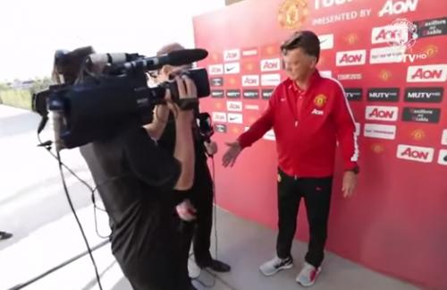 Salam verən van Qalın əli havada qaldı (VİDEO)