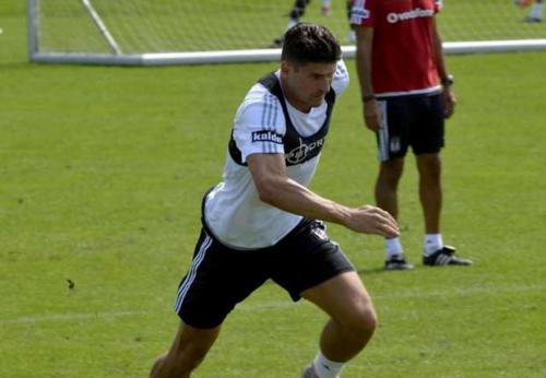 Mario Qomez "Beşiktaş"da ilk məşqə çıxdı (FOTOLAR)